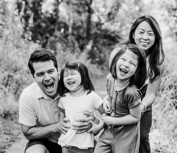 candid family portraits